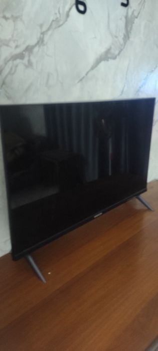 Телевизор самсунг 81см, смарт ТВ