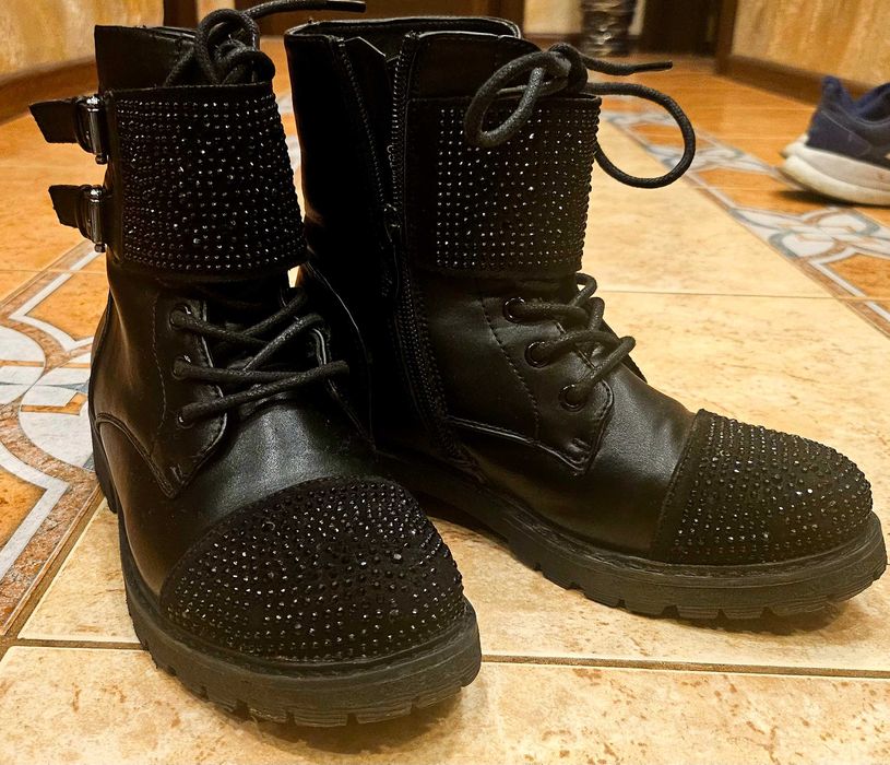 Детски боти DeeZee