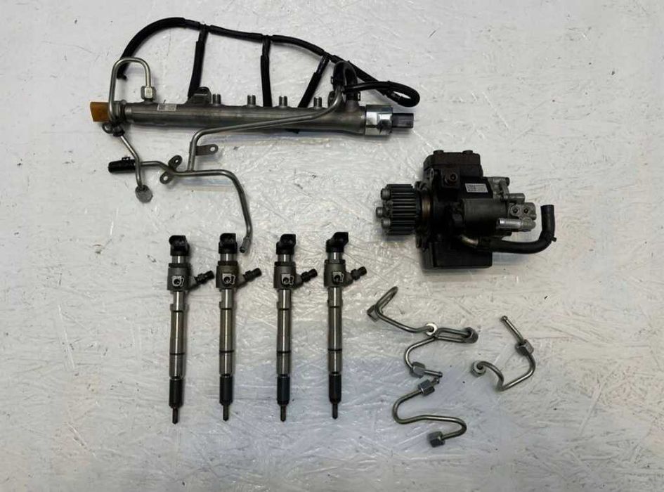 Kit complet Injectoare rampa pompa injectie Vw Audi Skoda 1.6 Cay