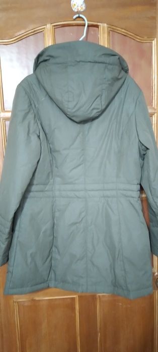 Продам куртку женскую