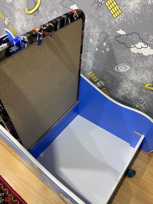 Детская Кровать машина