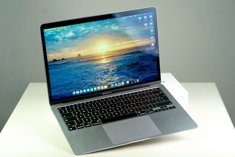MacBook Air (M1, 2020)