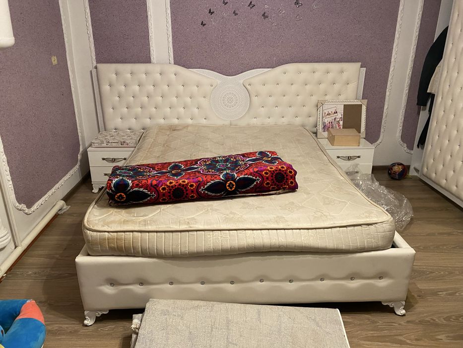 Спальный гарнитур
