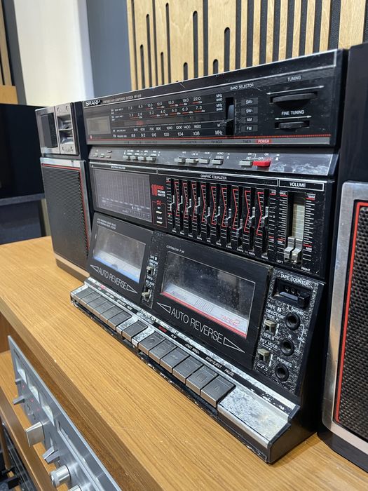 Radio casetofon boombox sharp necesita revizie caseta