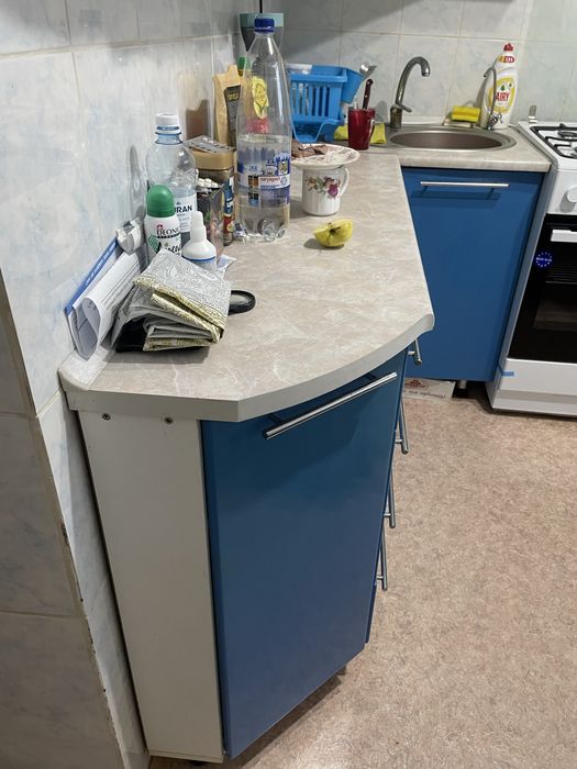 Продам угловую кухню