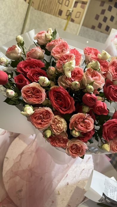 Кустовые розы свежие