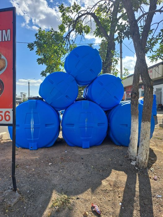 İchimlik suvi uchun bochkalar