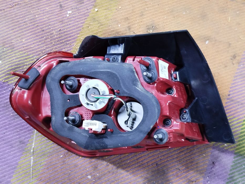 Задний фонарь правый