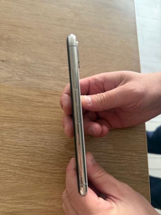 продам Айфон X в идеальном состояний