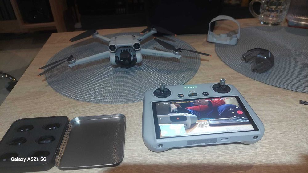 Drona DJI Mini 3 Pro Fly More Combo