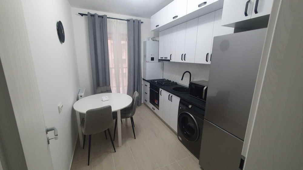 Vand apartament doua camere decomandat