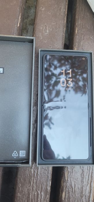 Телефон Самсунг Z Flip7