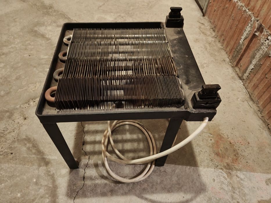 Vând  Calorifere electrictrice cu ulei plus un reșou  2000 wati