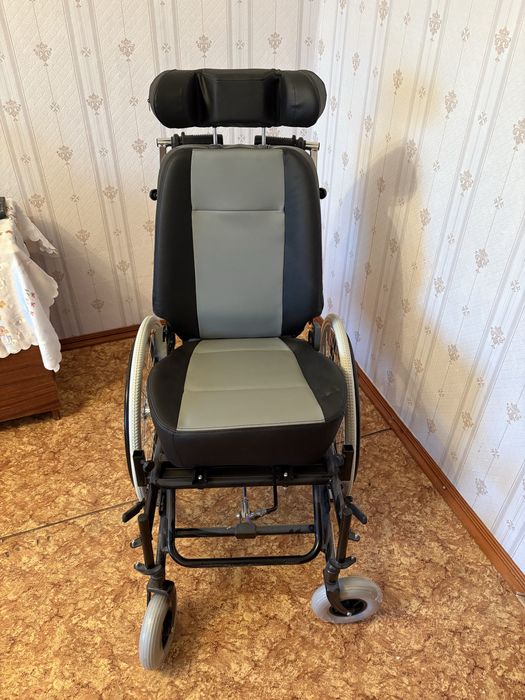 Инвалидная коляска (новая)