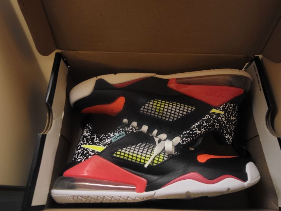 Jordan mars 270 low (GS)
