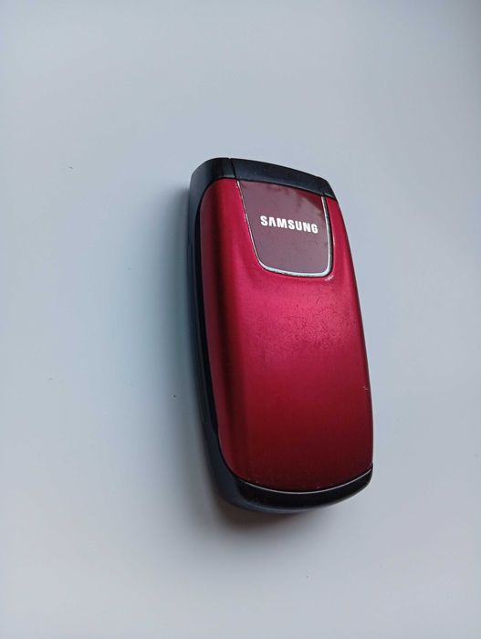 Ретро Мобилен Телефон - Samsung - Малък с капаче!