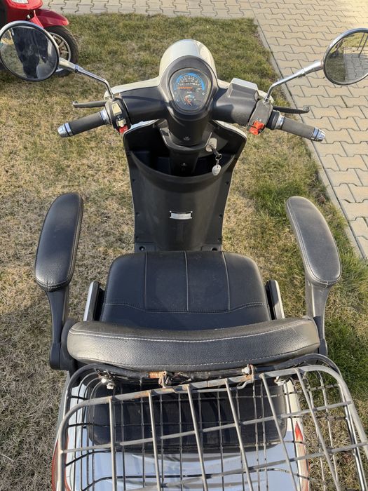 Scuter electric tricicleta carut scaun carucior handicap dizabilitati