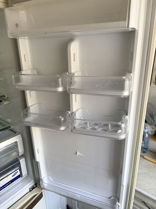 Продам холодильник Samsung