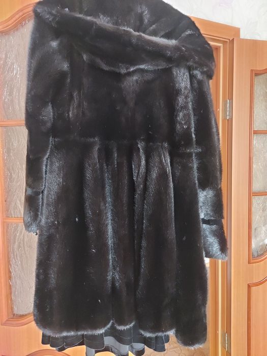 Продам норковую шубу
