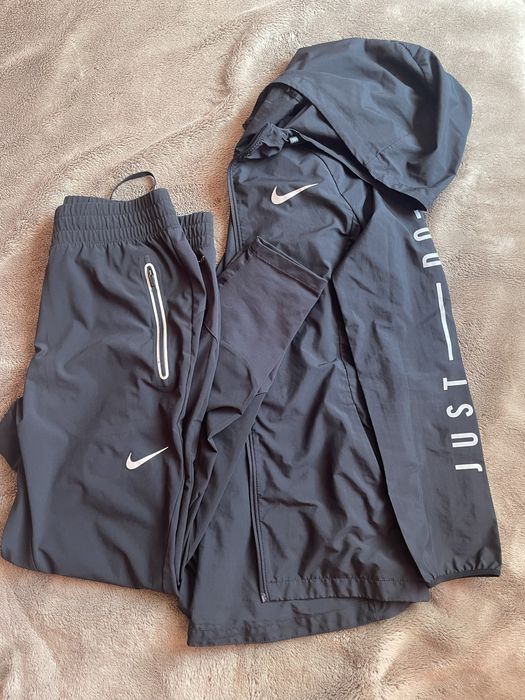 Комплект долнище и горнище Nike