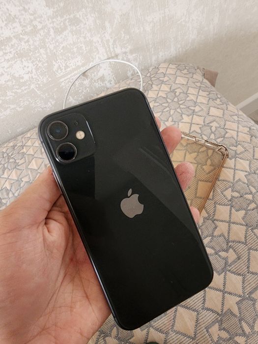 Айфон. 11.  64.  IOS 18