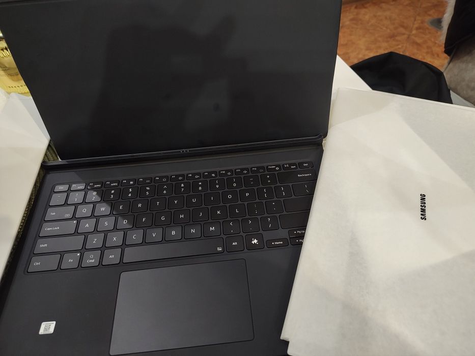 Galaxy Tab S10 Ultra Калъф Book Cover с клавиатура