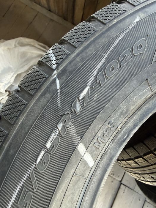 Зимние шины 225/65/р17. Toyo