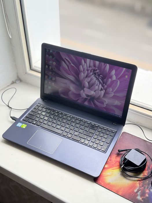 Продам офисный ноутбук ASUS
