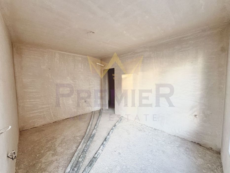 Продава се Тристаен апартамент в Варна, Левски - 102 кв.м за 1726 €/кв.м - Снимка #3