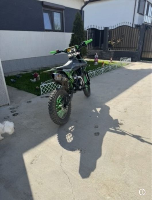Se ofera spre vanzare un jrh 125 cc