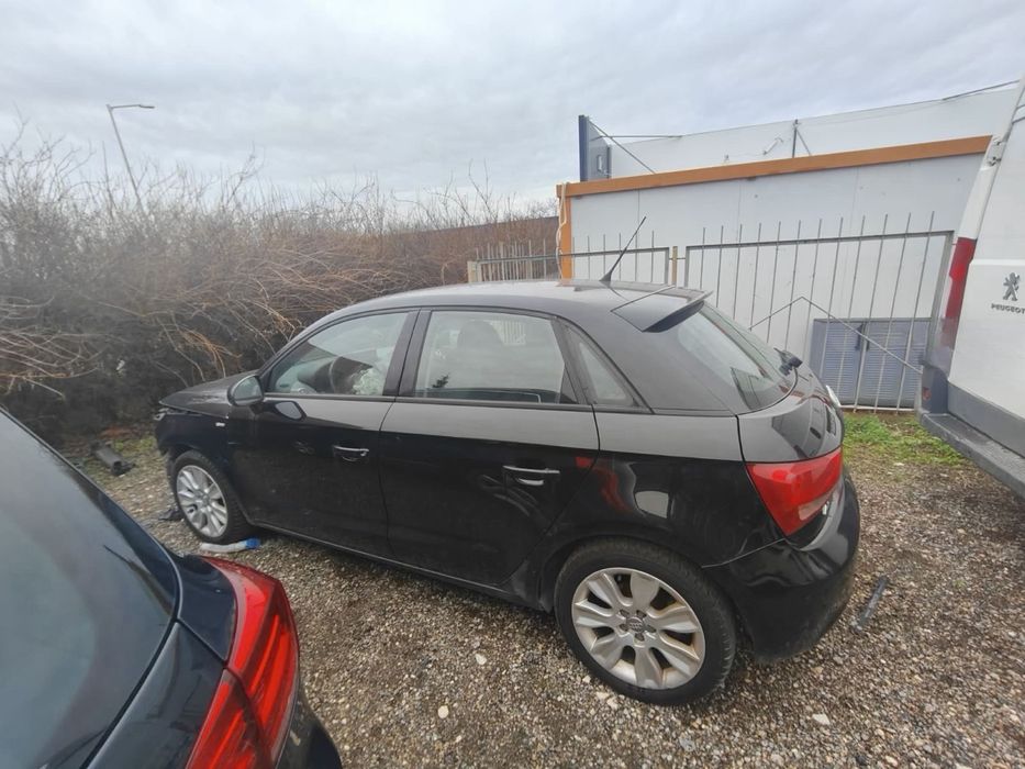 Ауди А1 на части Audi A1 1.6tdi CaY автомат 4 врати 150000км