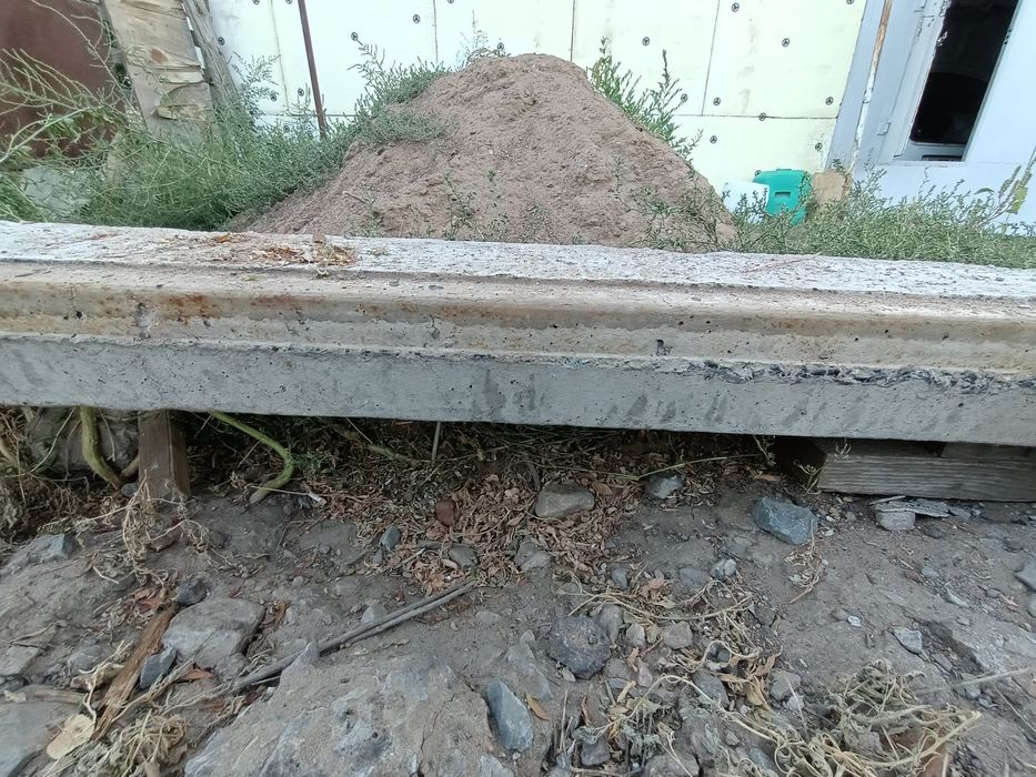 Продам Б.у плиты, пасанки,перегородки,тратуарные плиты.,