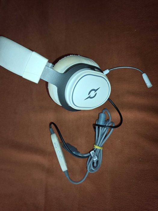 Casti AQIRYS Altair cu fir, telecomanda/fir, USB