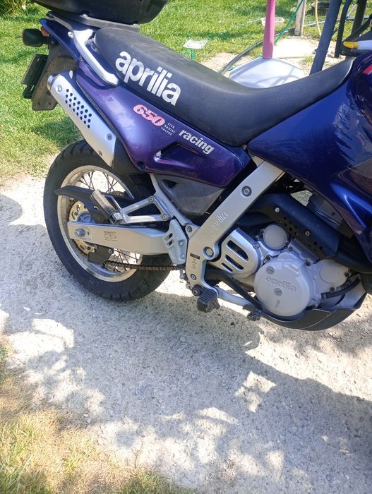 Vând sau schimb Aprilia Pegasso 650