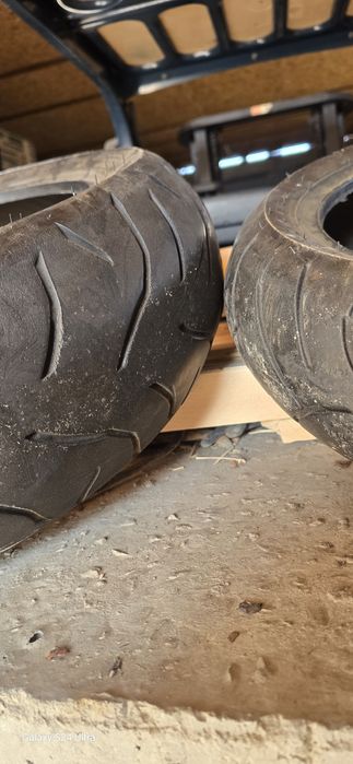 Резина Б/У на макси скутер.