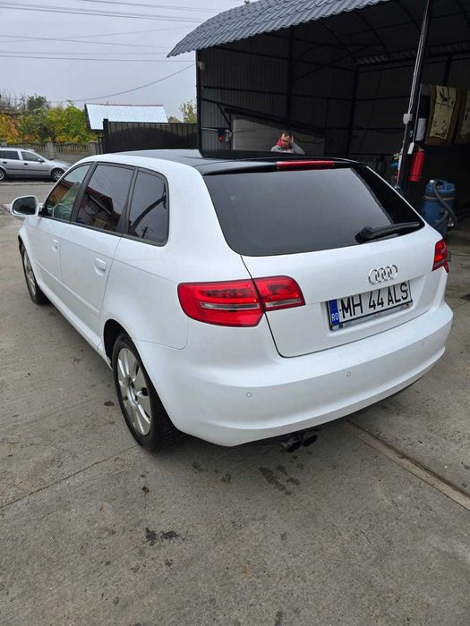 Vând Audi A3 2010