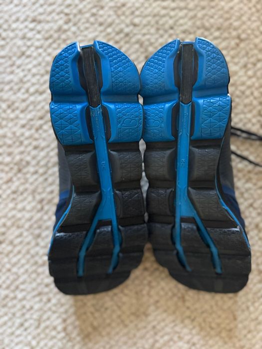 On Cloud mărimea 45