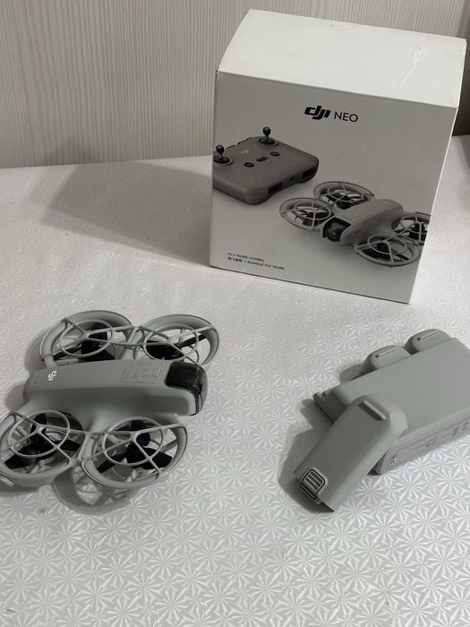 DJI NEO.     Дрон