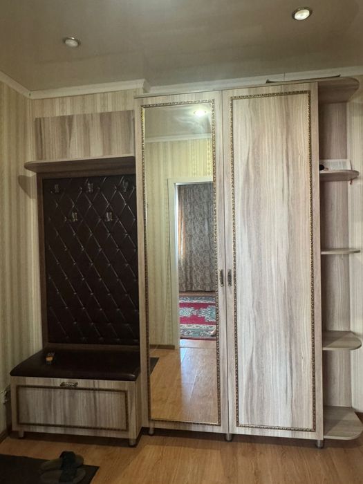 Продается шкаф в прихожую