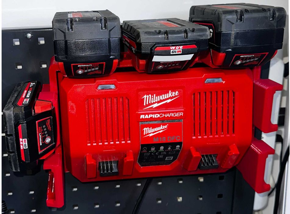 Organizator incarcator dublu m18 si  acumulatori milwaukee