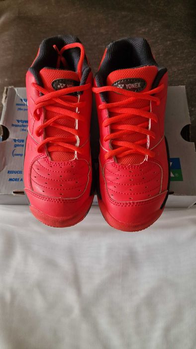 Adidas Yonex marimea 35, stare foarte buna