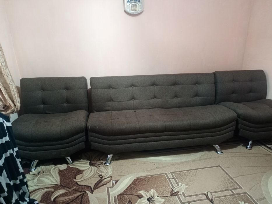 Продам диван и два кресла