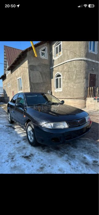 Митсубиши каризма