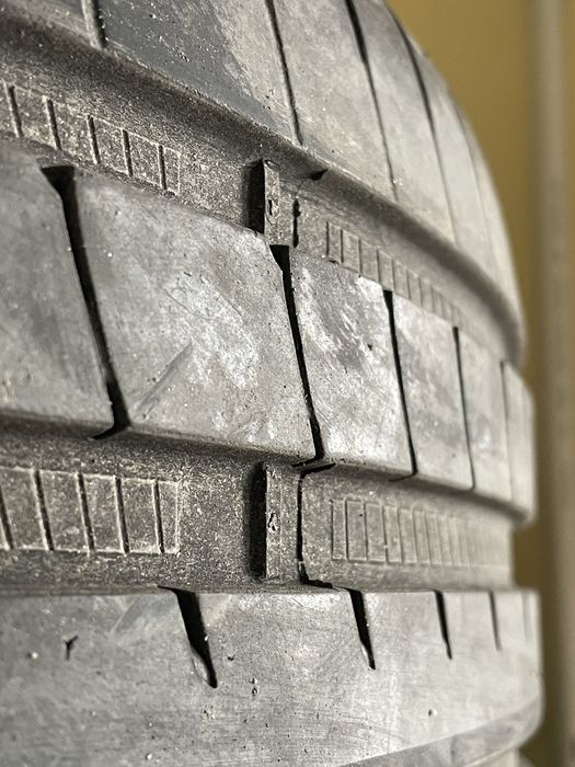 Goodyear  255/40r19 dot 4119 7mm