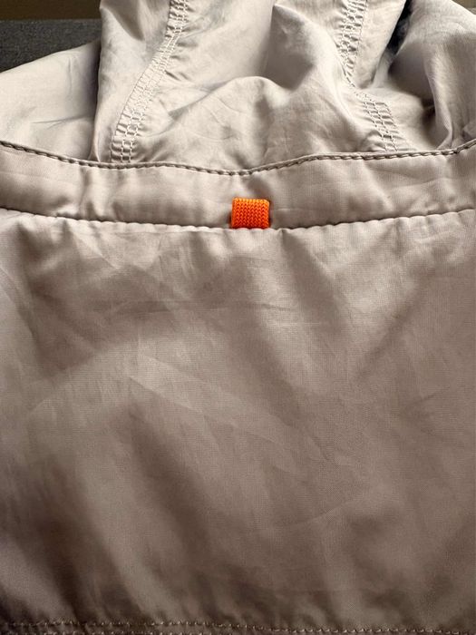 Мъжка ветровка Hugo Boss Orange – светлосива, с качулка