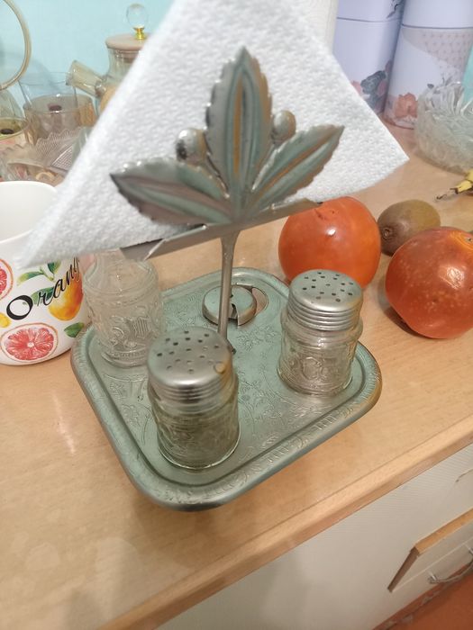 Продаётся советский  набор для специй