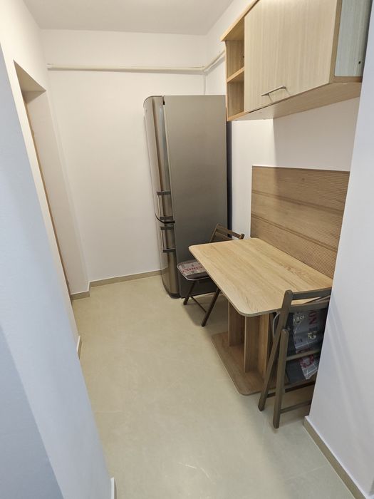 Garsonieră de inchiriat renovată recent – Zona Zahana (lângă piață)