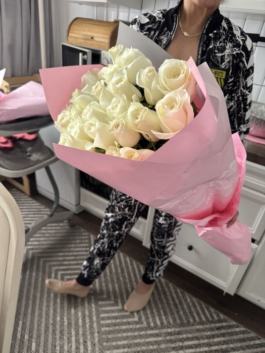 Букет белые розы полутрометровые