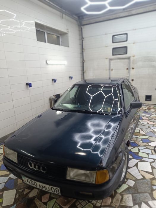 Ауди 80 на ходу