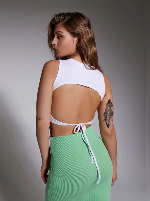 vand top cu spatele gol